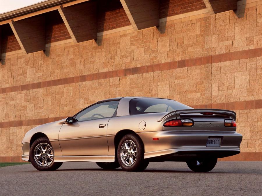  Chevrolet Camaro Sport Appearance Package 2002 года  (фото 2 из 2)